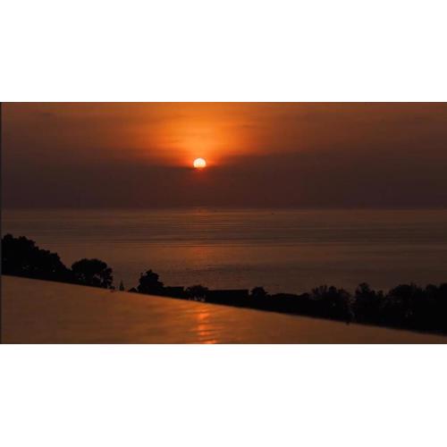 07 - Luxurious Haven with Mesmerizing Views