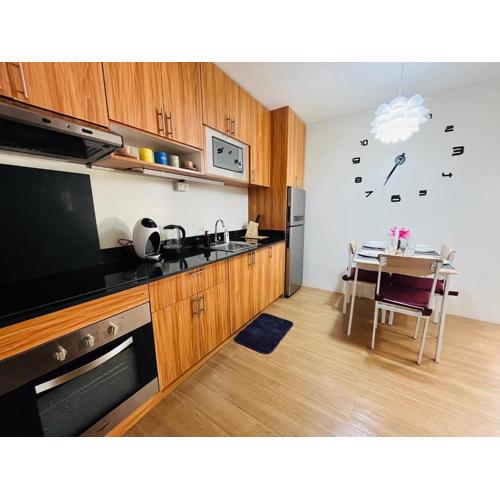 1-Bed - Sleeps 4 with High Rise City View