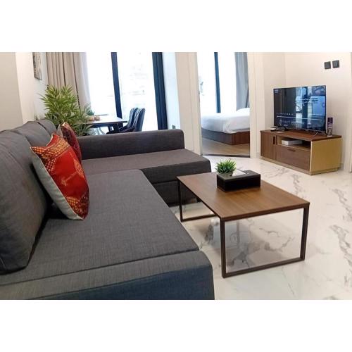 1 Bed Junior near Cleveland and Galleria Mall by Central Stay