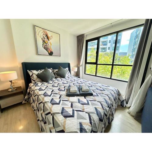 1 Bedroom Condos Close to Shopping Malls