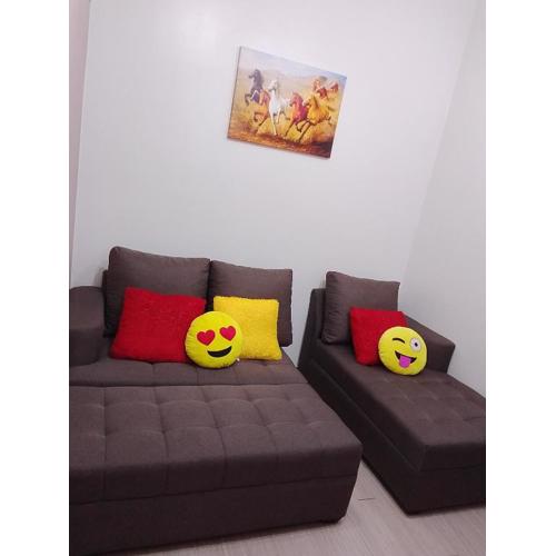 1 Bedroom Cozy Condo Unit with Netflix & Free Wifi in Trees Residences