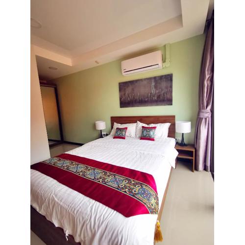 1 bedroom Naiharn Beach Condo