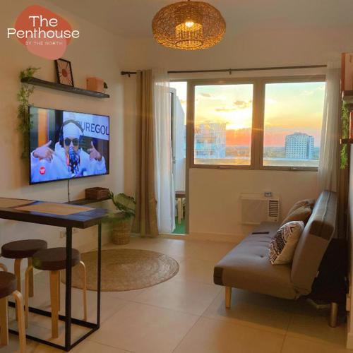 1 Bedroom Penthouse 3BEDS Sunset & City lights with big balcony FREE ACCESS to all amenities