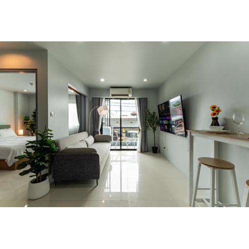 1 Bedroom Studio renovated Ratchaporn Condominium Kathu