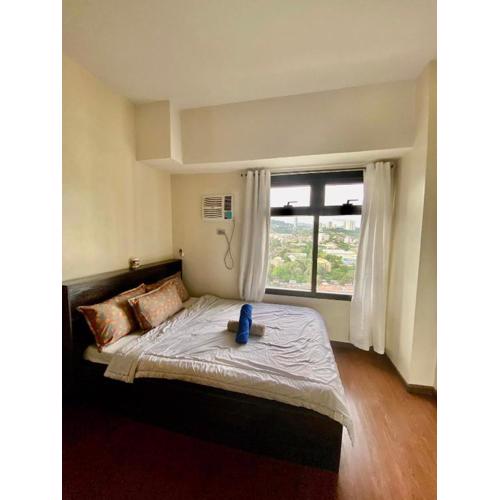 1 Bedroom with balcony azalea condo