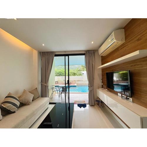 1 BR - The Lago Nai Harn