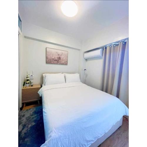 1 BR Condo with balcony in Verdon Parc Trevans 512