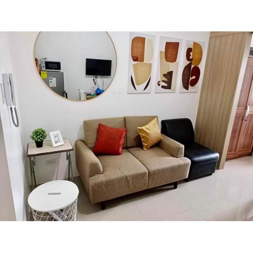 1 BR Condo with Balcony