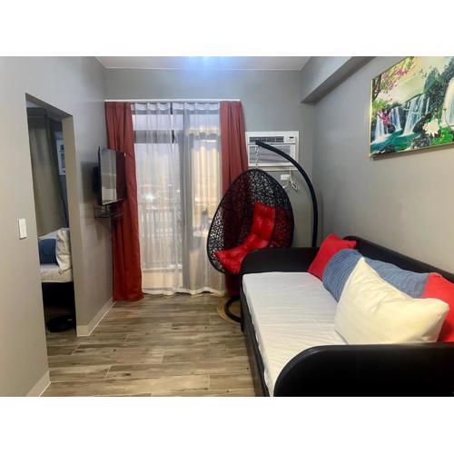 1 BR Executive Suite Gentry Manor by JMS