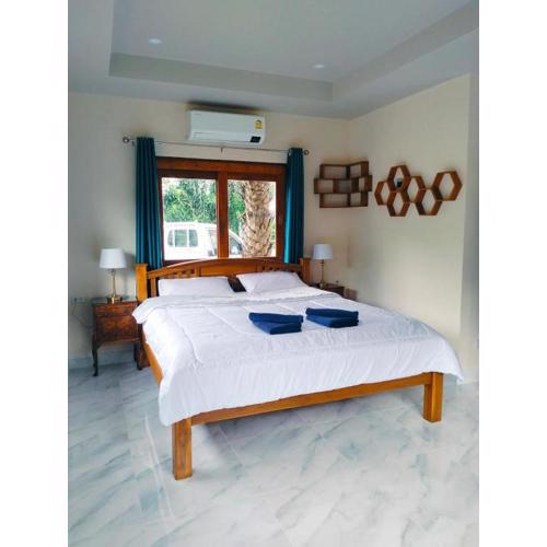 1 BR, Hidden Gem Private Beach Bungalow