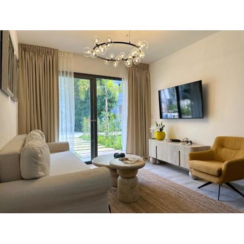 1 BR Ocean View Apartment in Tracadero