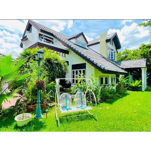 1 minute walk to one Nimman villa