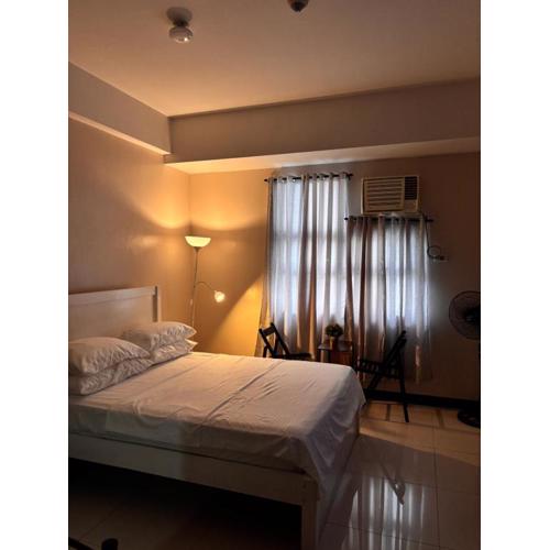 101 Newport West wing condominium