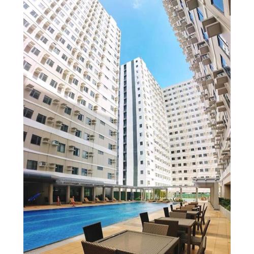 1014 - Cavite Minimalist Condo with Resort-like Amenities & Hi Speed Wifi