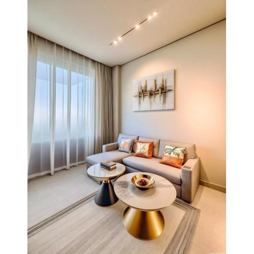 1102, The Minimalist Pearl