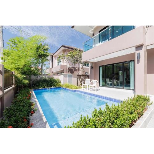 芭堤雅独栋泳池 五卧 最多可住13人 可以派对