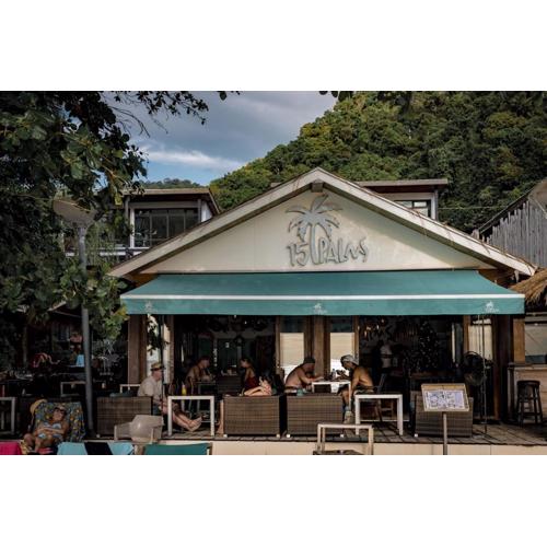 15 Palms Beach Resort