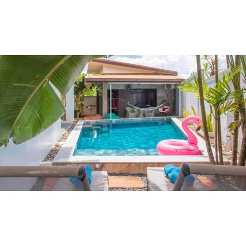 150 m from a paradise beach 3 bedrooms pool