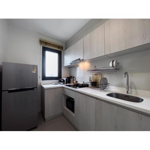 150 m to MRT l Workspace and Kitchen l Suana l Sontana