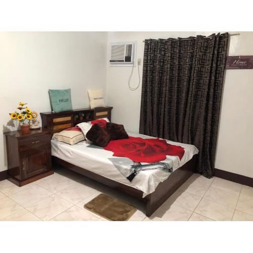 15pax-2minutes to Vigan-Rose and Fer Transient-2 Bedroom House