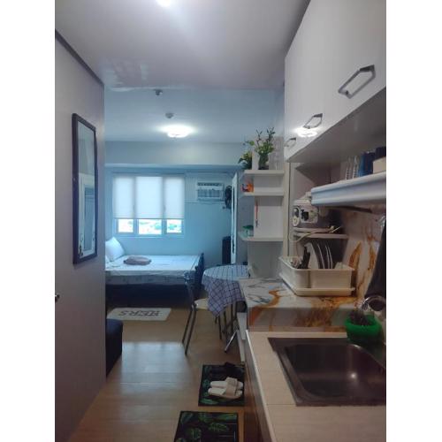 17th Floor MPlace Staycation South Triangle Tower D