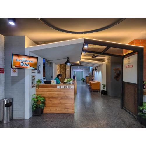 18 Coins Budget Hotel