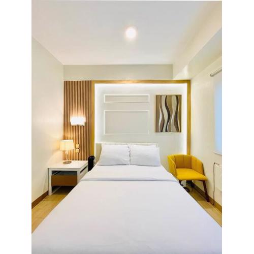 18 Warm Studio Oasis