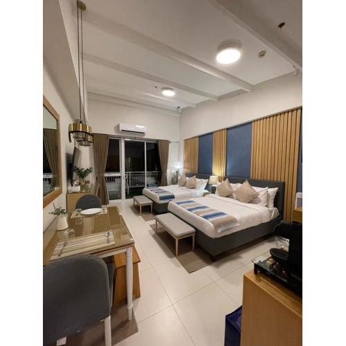 1BD 1BA PENTHOUSE 2X QUEEN