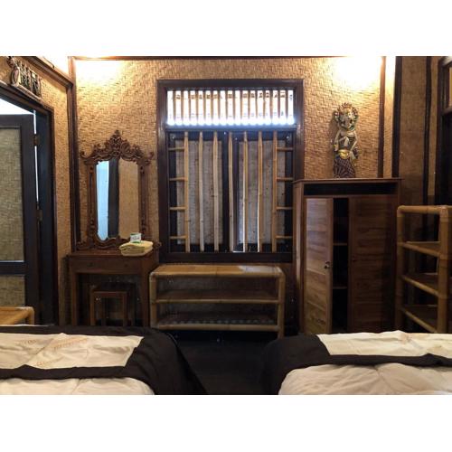 1BD guest house in family compound1, 15 minute walk to yoga barn