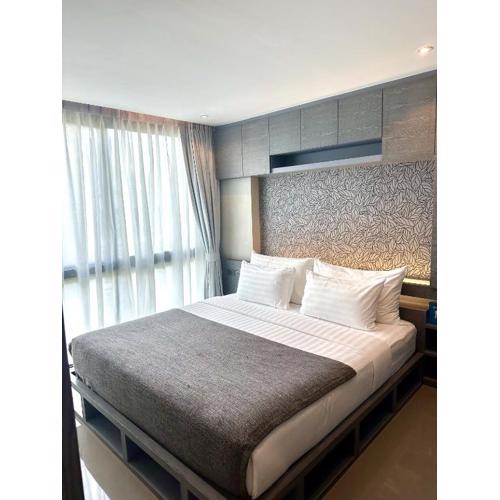 1BDR King size bed 3 Restaurants 500m to beach