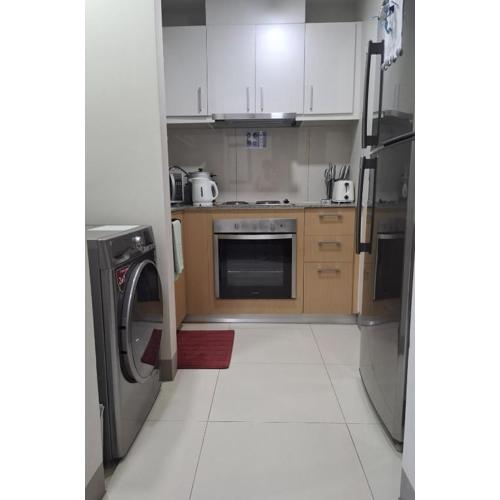 1BR at the FORT BGC near Malls, Restaurants & Shops