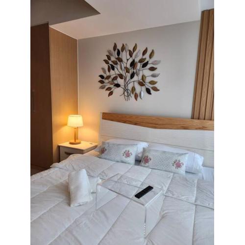 1BR at Uptown Parksuites BGC