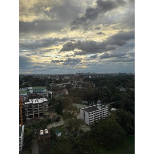 1BR Condo Near Venice Canal & BGC with Great View - 20k