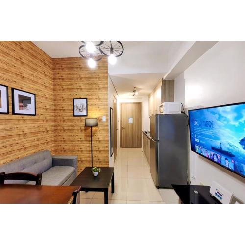 1BR Condotel with Balcony at FAME Residences #FM05-1