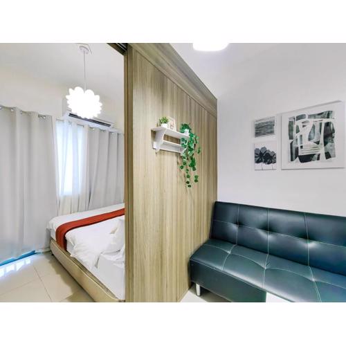 1BR Condotel with Balcony at FAME Residences #FM07-1