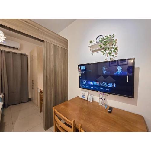 1BR Condotel with Balcony at FAME Residences #FM22