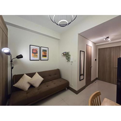 1BR Condotel with Balcony at FAME Residences #FM33-1