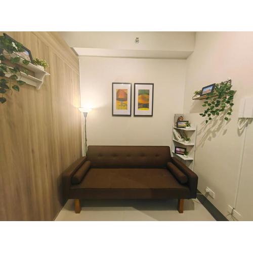 1BR Condotel with Balcony at FAME Residences #FM37-1