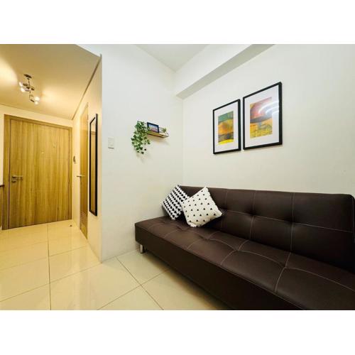 1BR Condotel with Balcony at FAME Residences #FM42-1