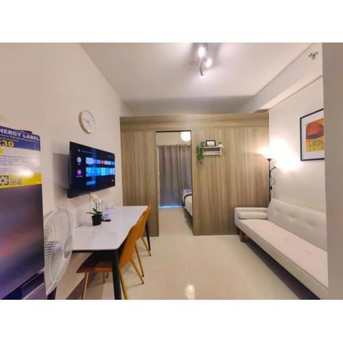 1BR Condotel with Balcony at FAME Residences #FM47