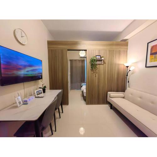 1BR Condotel with Balcony at FAME Residences #FM51