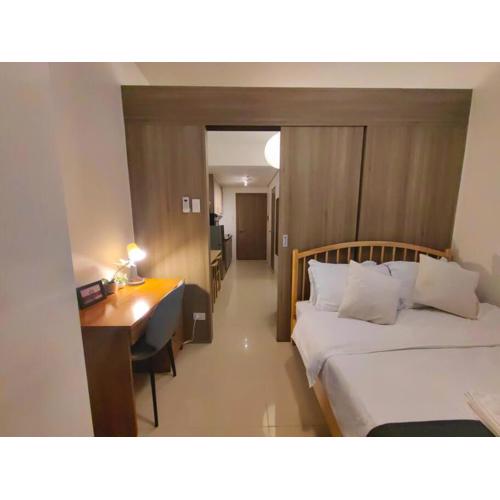 1BR Condotel with Balcony at FAME Residences #FM54