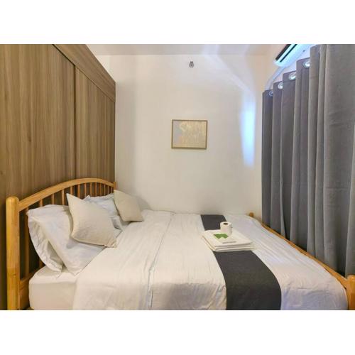 1BR Condotel with Balcony at FAME Residences #FM55