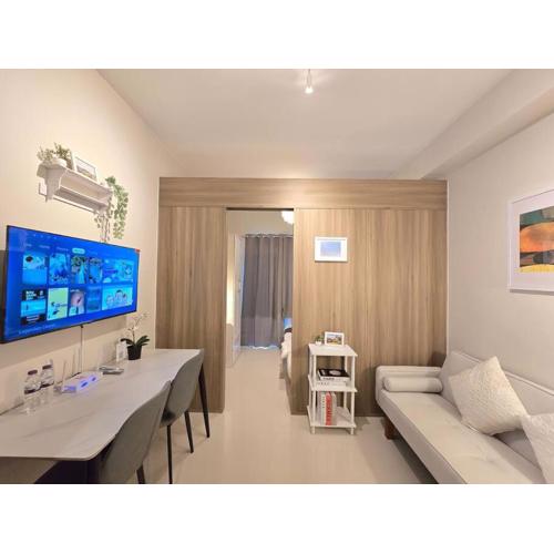 1BR Condotel with Balcony at FAME Residences #FM56