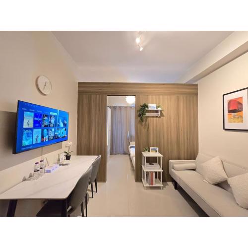 1BR Condotel with Balcony at FAME Residences #FM60