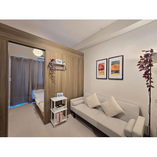 1BR Condotel with Balcony at FAME Residences #FM61-1