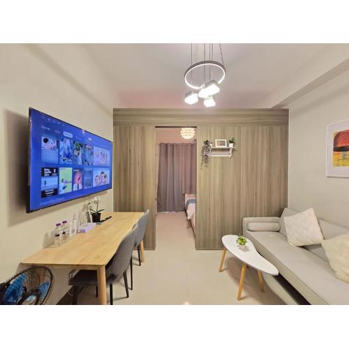 1BR Condotel with Balcony at FAME Residences #FM62-1