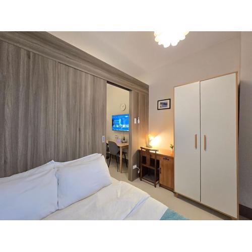 1BR Condotel with Balcony at FAME Residences #FM64-1