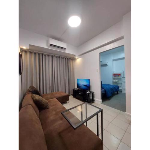 1BR Forbeswood Parklane Near Burgos Circle BGC