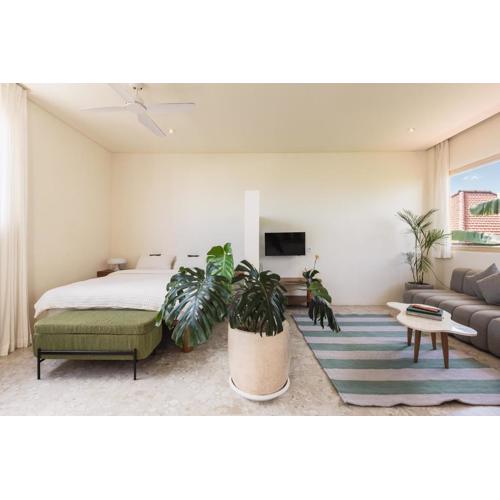 1br Gem Fully Furnished Great Location